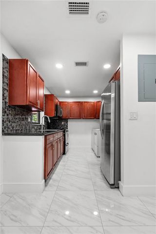 13522 SW 62nd St H-W, Miami, FL 33183
