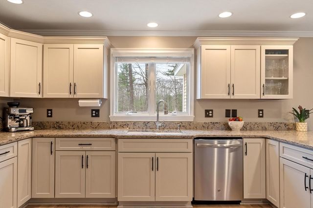 218 Rangeway Road 292, Billerica, MA 01862
