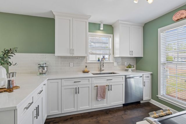 1321 Branchside Ct, Thompsons Station, TN 37179