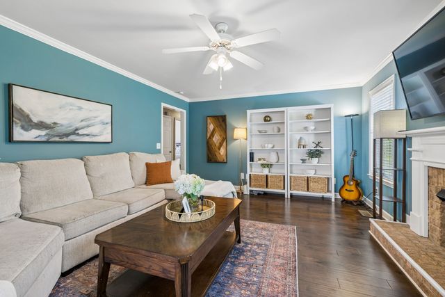1321 Branchside Ct, Thompsons Station, TN 37179