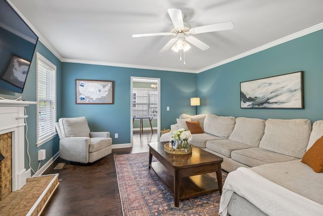1321 Branchside Ct, Thompsons Station, TN 37179