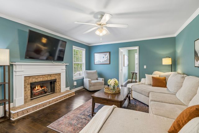1321 Branchside Ct, Thompsons Station, TN 37179