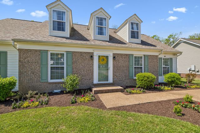 1321 Branchside Ct, Thompsons Station, TN 37179