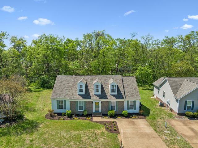 1321 Branchside Ct, Thompsons Station, TN 37179