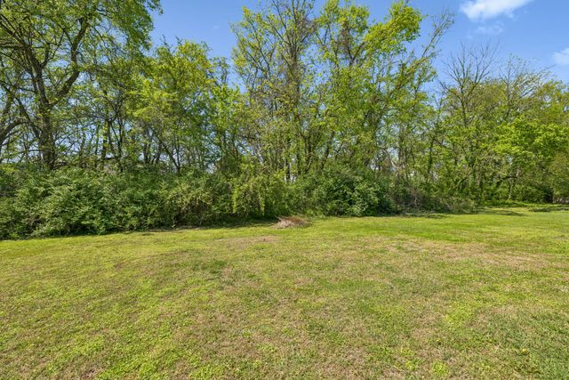 1321 Branchside Ct, Thompsons Station, TN 37179