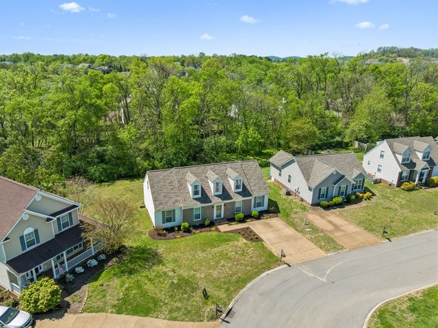 1321 Branchside Ct, Thompsons Station, TN 37179