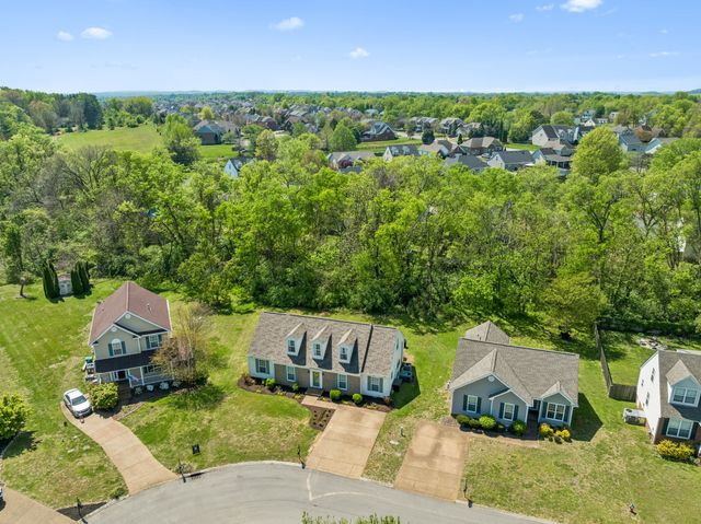 1321 Branchside Ct, Thompsons Station, TN 37179