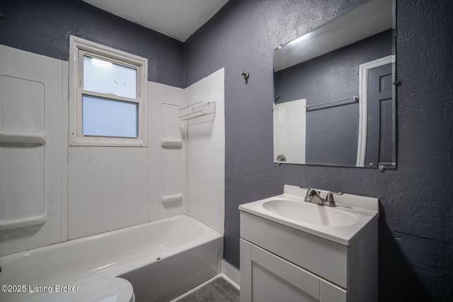 1443 S 32nd St, Louisville, KY 40211