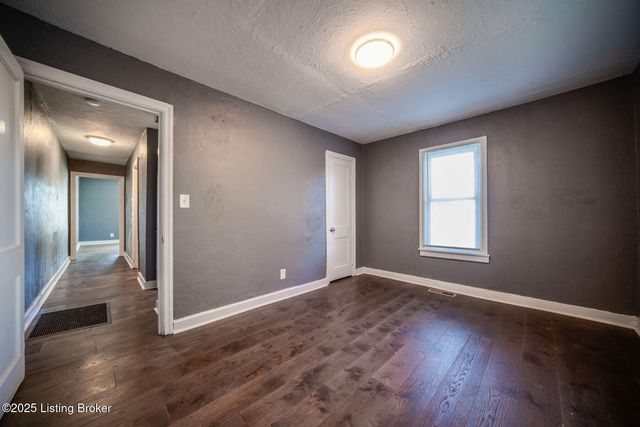 1443 S 32nd St, Louisville, KY 40211