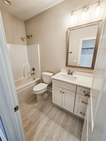 1379 Barret Park Way, Montgomery, AL 36117