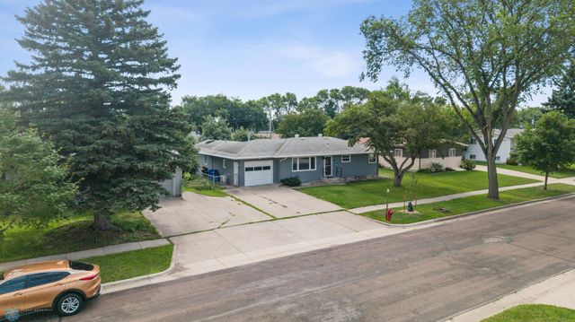 3113 8th Street N, Fargo, ND 58102