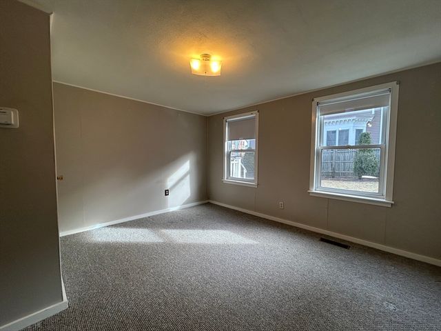 126 Lowell St UR, Peabody, MA 01960