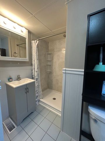 126 Lowell St UR, Peabody, MA 01960