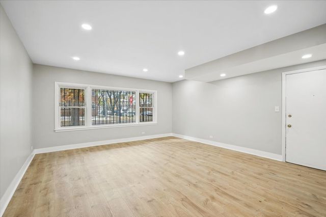 2623 W ARTHUR Avenue 1, Chicago, IL 60645