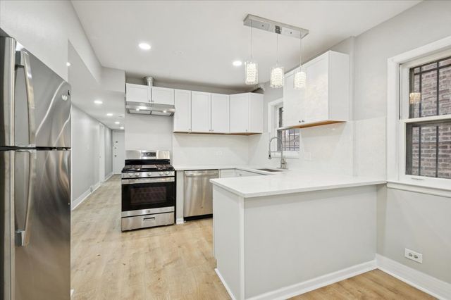 2623 W ARTHUR Avenue 1, Chicago, IL 60645