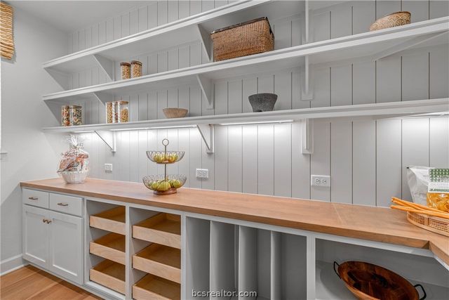 1709 Hidalgo Pass Court, College Station, TX 77845