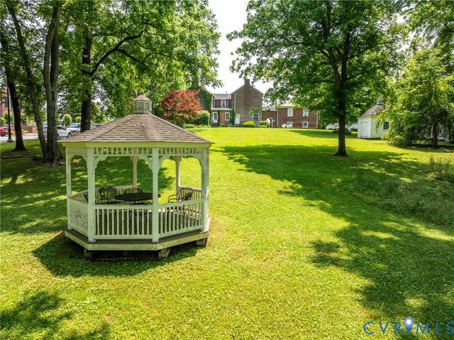 23 Courthouse Cir, Buckingham, VA 23040