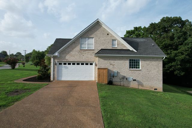301 Harkins Ct, Nolensville, TN 37135
