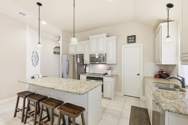 1004 Longhorn Drive, Aubrey, TX 76227