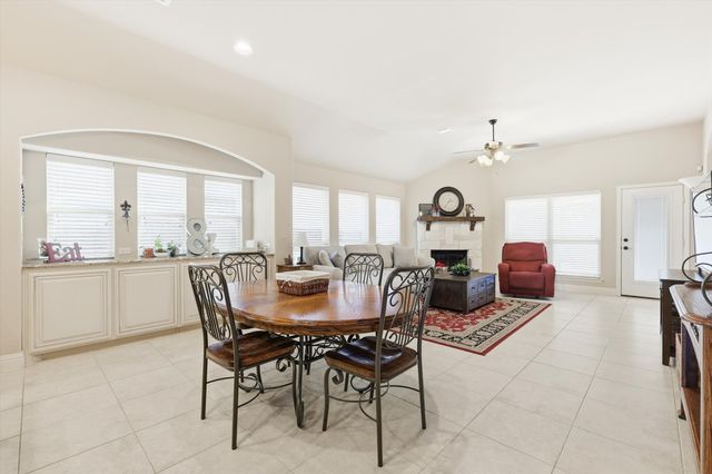 1004 Longhorn Drive, Aubrey, TX 76227