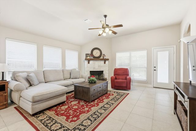 1004 Longhorn Drive, Aubrey, TX 76227