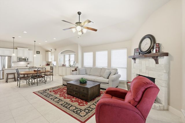 1004 Longhorn Drive, Aubrey, TX 76227