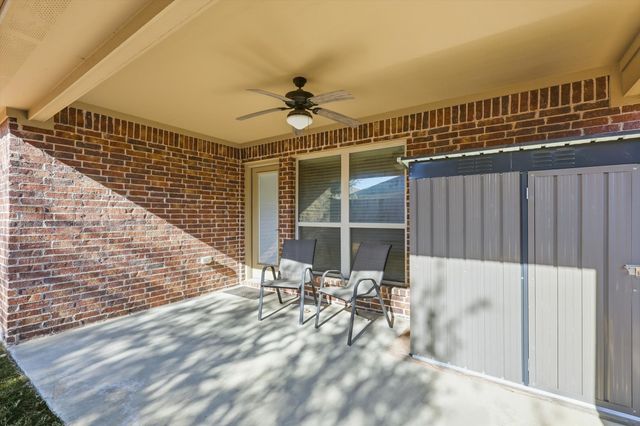 1004 Longhorn Drive, Aubrey, TX 76227