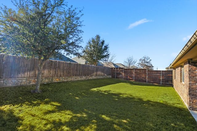 1004 Longhorn Drive, Aubrey, TX 76227