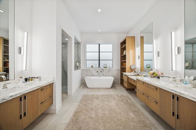 212 E Cowan Drive, Houston, TX 77007