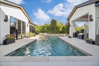 212 E Cowan Drive, Houston, TX 77007