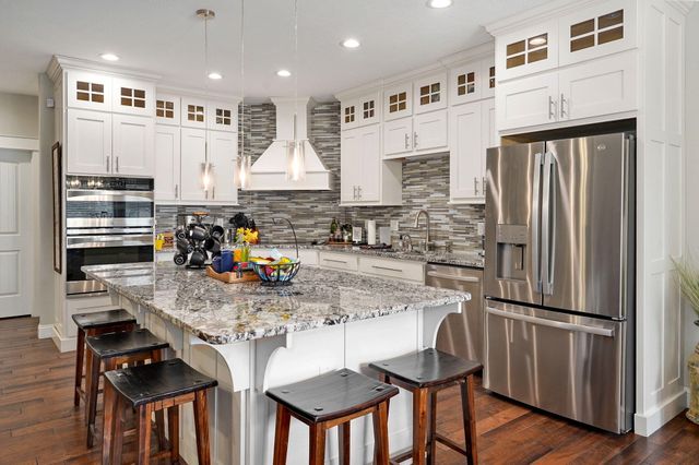 992 N Cedar Ridge Avenue, Springfield, MO 65802