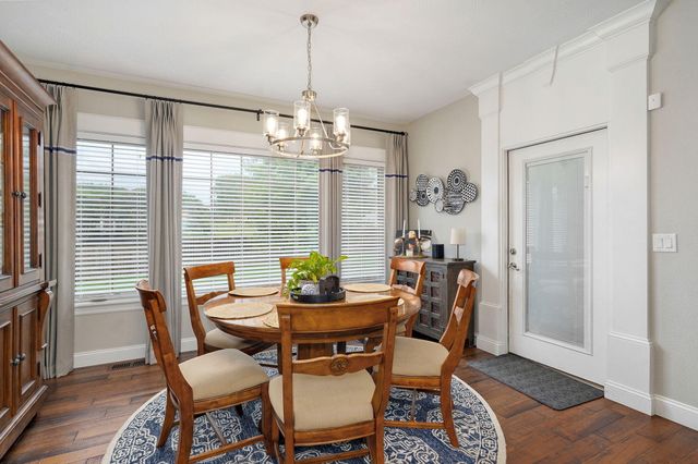 992 N Cedar Ridge Avenue, Springfield, MO 65802