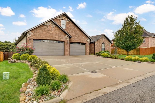 992 N Cedar Ridge Avenue, Springfield, MO 65802