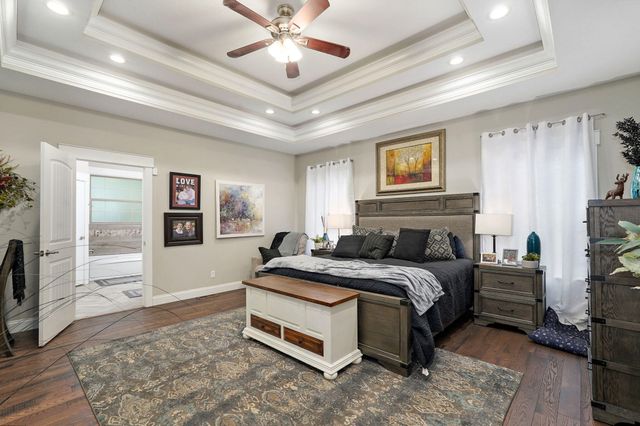 992 N Cedar Ridge Avenue, Springfield, MO 65802