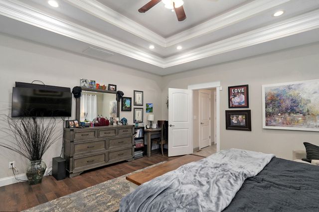 992 N Cedar Ridge Avenue, Springfield, MO 65802