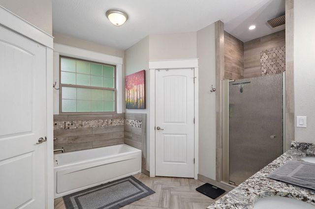 992 N Cedar Ridge Avenue, Springfield, MO 65802