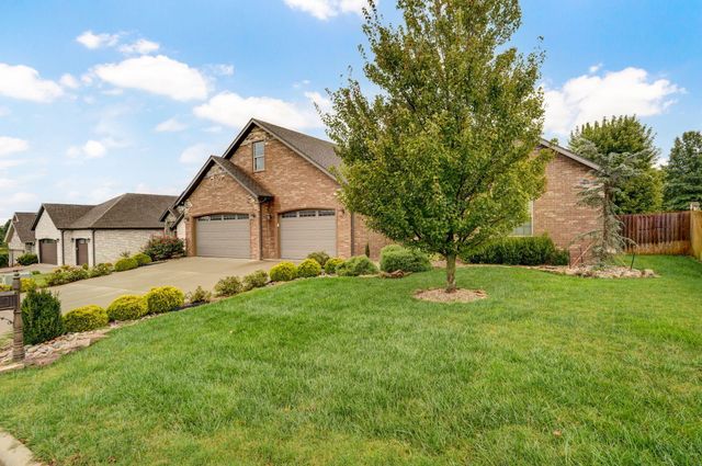 992 N Cedar Ridge Avenue, Springfield, MO 65802