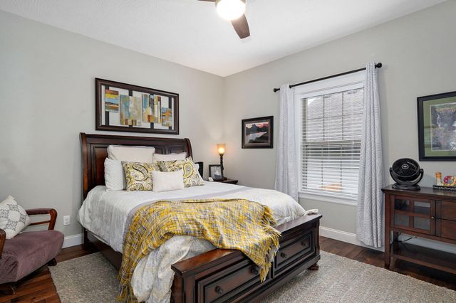 992 N Cedar Ridge Avenue, Springfield, MO 65802