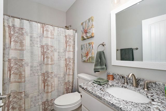 992 N Cedar Ridge Avenue, Springfield, MO 65802