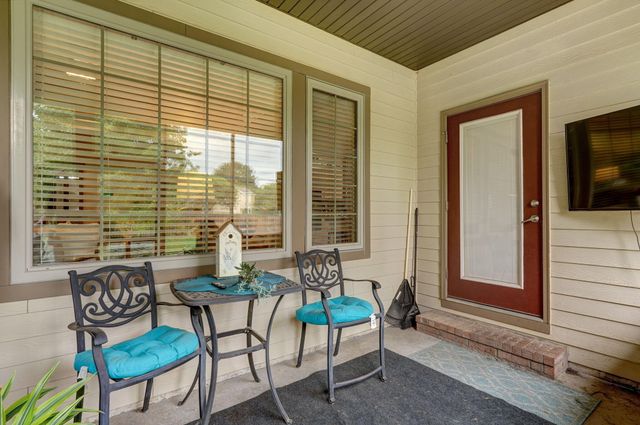 992 N Cedar Ridge Avenue, Springfield, MO 65802