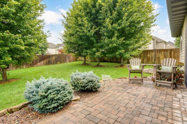 992 N Cedar Ridge Avenue, Springfield, MO 65802