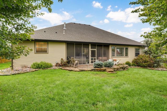 992 N Cedar Ridge Avenue, Springfield, MO 65802