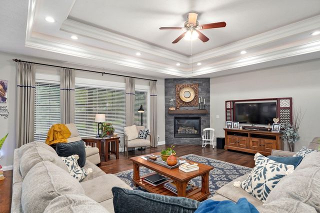 992 N Cedar Ridge Avenue, Springfield, MO 65802