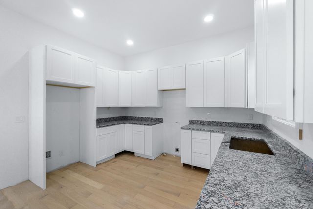 2006 E 12th St Street, Chattanooga, TN 37404