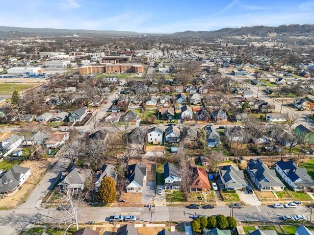 2006 E 12th St Street, Chattanooga, TN 37404