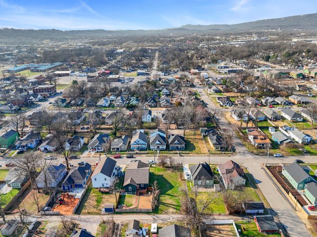 2006 E 12th St Street, Chattanooga, TN 37404
