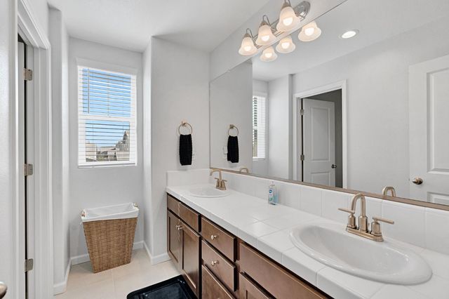 4159 Purvis Avenue, Clovis, CA 93619