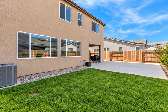 4159 Purvis Avenue, Clovis, CA 93619