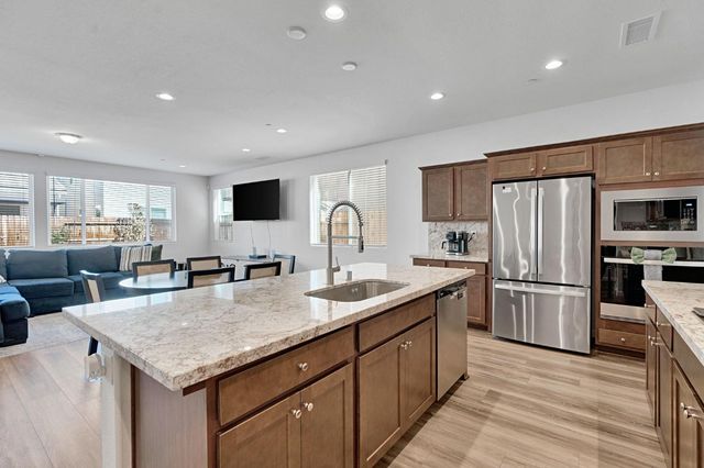 4159 Purvis Avenue, Clovis, CA 93619