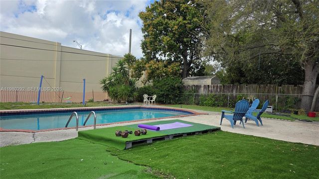 2100 N 62nd Ave, Hollywood, FL 33024